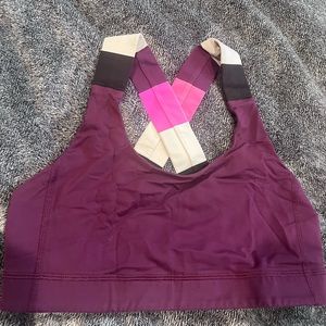 Lululemon sports bra